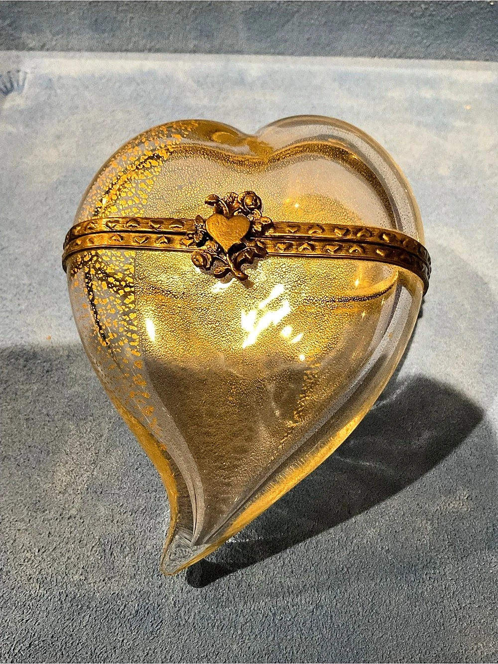 Heart-Shaped Famous Murano Italian Glass Trinket Box in Clear blown glass with G